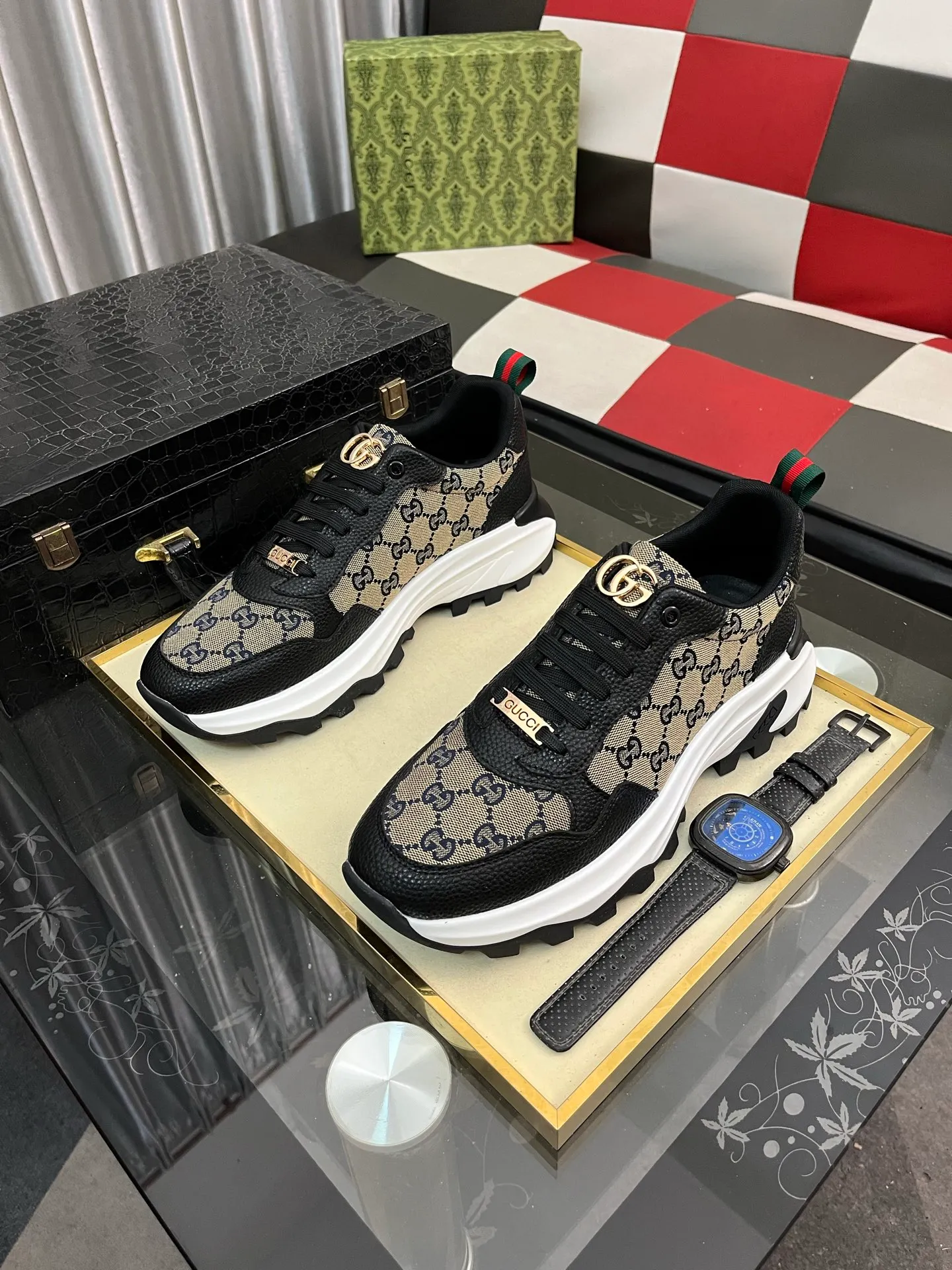 Men's shoes 💰458⌚️⌚️ Gucci •Gucci original quality. ~ Unique modern style sneakers. 🏃A must-have casual shoe for trendy men😍😍 Original brand imported from Italy, imported original leather, sheep lining (refuses to discolor and grind feet) Sole: Original sole provided by the original factory, French lazy style design ⚠️Fit to the feet, original quality attached, super comfortable original sole, code number: 38-444️⃣Colors available